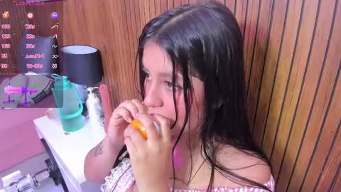 Snapshot of lola_clit chatting on February 26, 11:30 am lola online show from February 26, 11:30 am