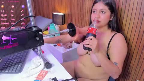 Snapshot of lola_clit chatting on February 28, 5:48 pm lola online show from February 28, 5:48 pm