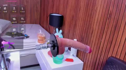 Snapshot of lola_clit chatting on March 11, 2:40 pm lola online show from March 11, 2:40 pm