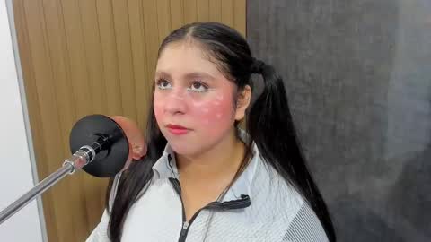 Snapshot of lola_clit chatting on September 10, 12:05 pm lola online show from September 10, 12:05 pm