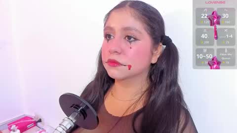 Snapshot of lola_clit chatting on October 23, 11:42 am lola online show from October 23, 11:42 am