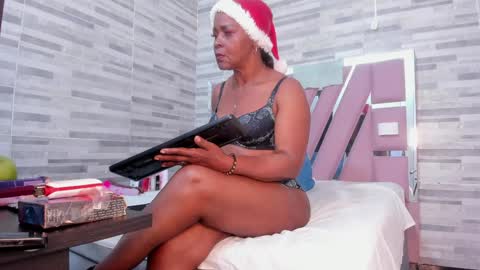 Lola online show from December 18, 11:13 am