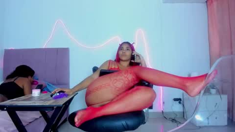 lola_lustrum online show from June 4, 6:03 pm