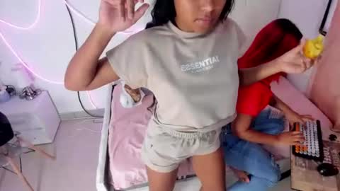 lola_lustrum online show from June 14, 3:25 pm