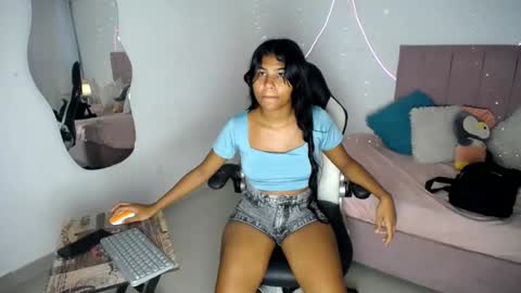 lola_lustrum online show from June 15, 3:36 pm