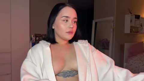 Snapshot of lola_razee chatting on June 27, 9:20 pm lola_razee online show from June 27, 9:20 pm