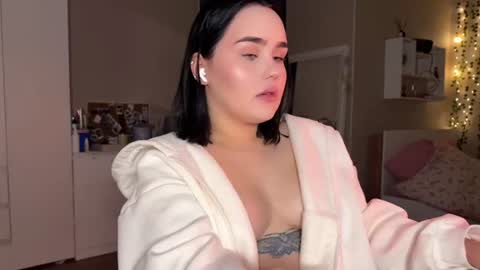 Snapshot of lola_razee chatting on July 2, 11:00 pm lola_razee online show from July 2, 11:00 pm
