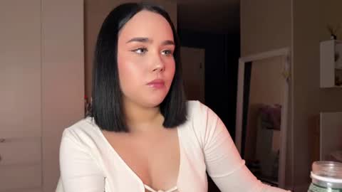 Snapshot of lola_razee chatting on July 12, 12:01 am lola_razee online show from July 12, 12:01 am