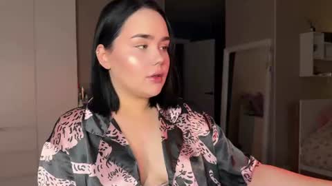 Snapshot of lola_razee chatting on July 12, 10:34 pm lola_razee online show from July 12, 10:34 pm