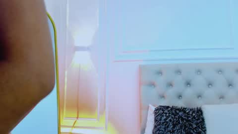 lola red online show from October 10, 6:29 pm