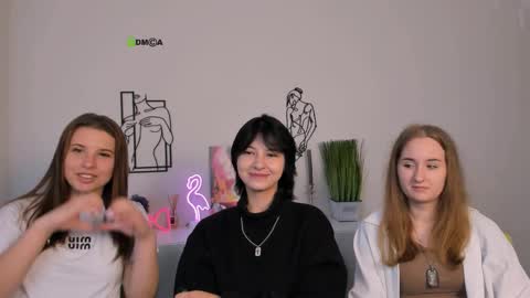 Lola online show from September 23, 8:50 am