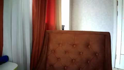 Snapshot of lolaamint_ chatting on March 22, 8:07 am LolaaMint online show from March 22, 8:07 am