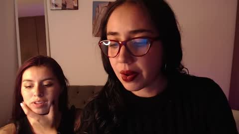 lolaandcamille online show from February 26, 8:00 pm