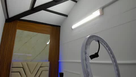 Lola Angel online show from September 25, 11:58 am