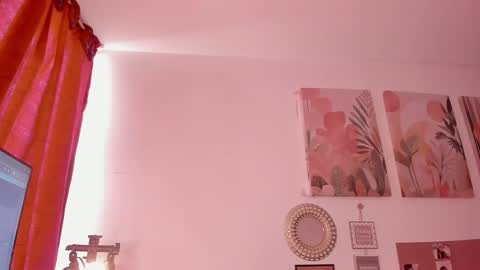 Snapshot of lolaasmith_21 chatting on October 19, 9:37 pm lolaasmith_21 online show from October 19, 9:37 pm