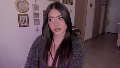 Snapshot of lolaasmith_21 chatting on October 24, 7:10 pm lolaasmith_21 online show from October 24, 7:10 pm