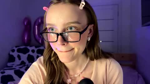 lolaatate online show from March 27, 7:57 pm