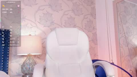 Snapshot of lolaberry_ chatting on February 24, 3:37 am Lola Berry online show from February 24, 3:37 am