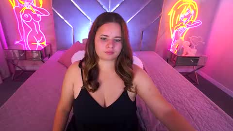 Lola online show from September 15, 8:53 pm