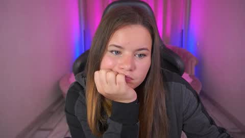 Lola online show from September 16, 8:32 pm