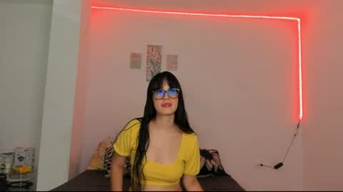 Lola  help me get to 100 thumbs online show from August 5, 2:53 pm