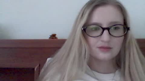lolaglamour_ online show from June 26, 3:05 pm