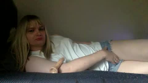 Snapshot of lolaherehi chatting on May 30, 10:07 pm LolaJackson online show from May 30, 10:07 pm