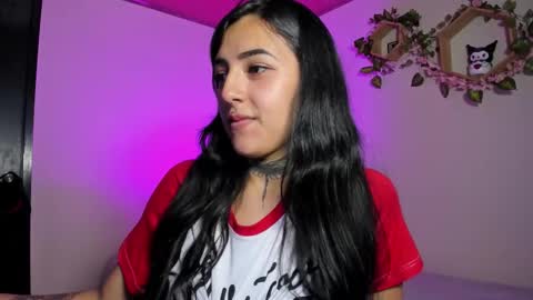 Snapshot of lolaleah_ chatting on February 3, 10:48 pm Lola online show from February 3, 10:48 pm