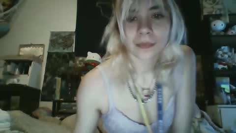 Lola Lixx online show from December 19, 8:23 am