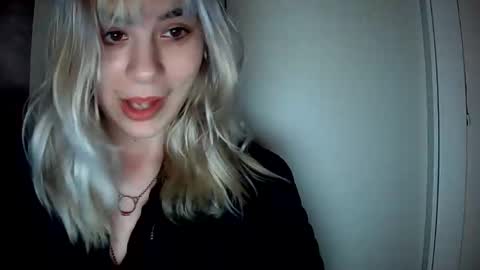 Snapshot of lolalixx6969 chatting on April 4, 5:10 pm Lola Lixx online show from April 4, 5:10 pm