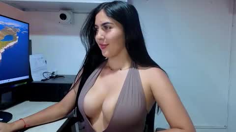 lolalola_12 online show from November 7, 10:10 pm