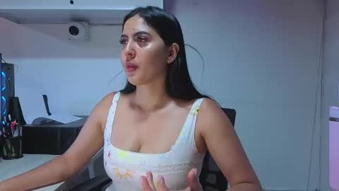 lolalola_12 online show from January 19, 1:09 am