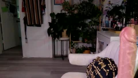 Lola Lustful online show from December 28, 2:11 am