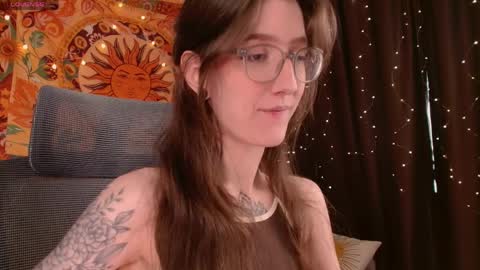 Snapshot of lolami_ chatting on April 2, 7:39 am lolami_ online show from April 2, 7:39 am