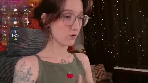 lolami_ online show from June 23, 7:06 am