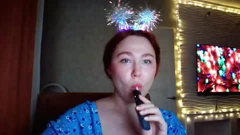 Lola online show from December 22, 11:40 am