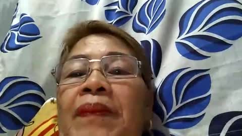 Snapshot of lolamommie chatting on January 29, 10:32 pm tey online show from January 29, 10:32 pm