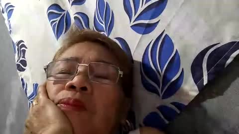 Snapshot of lolamommie chatting on January 31, 9:59 pm tey online show from January 31, 9:59 pm