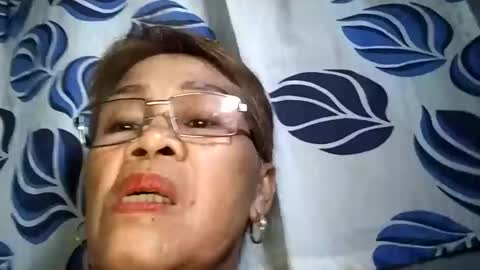 Snapshot of lolamommie chatting on February 2, 9:51 am tey online show from February 2, 9:51 am