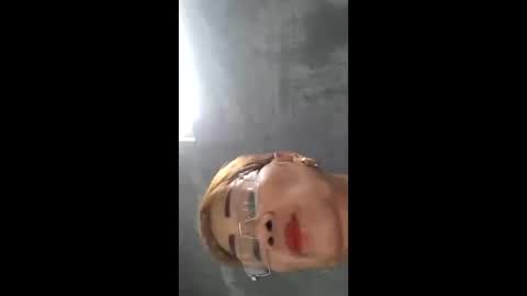 Snapshot of lolamommie chatting on February 9, 3:00 am tey online show from February 9, 3:00 am