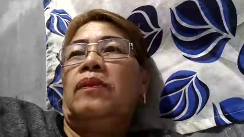 Snapshot of lolamommie chatting on February 14, 10:04 pm tey online show from February 14, 10:04 pm