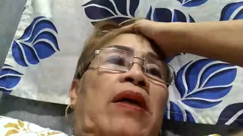 Snapshot of lolamommie chatting on February 23, 1:10 pm tey online show from February 23, 1:10 pm