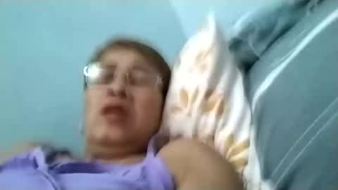 Snapshot of lolamommie chatting on March 1, 7:19 am tey online show from March 1, 7:19 am