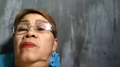 Snapshot of lolamommie chatting on March 8, 8:55 am tey online show from March 8, 8:55 am