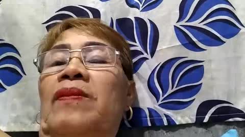 Snapshot of lolamommie chatting on March 8, 1:36 pm tey online show from March 8, 1:36 pm