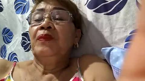 Snapshot of lolamommie chatting on March 11, 1:45 pm tey online show from March 11, 1:45 pm