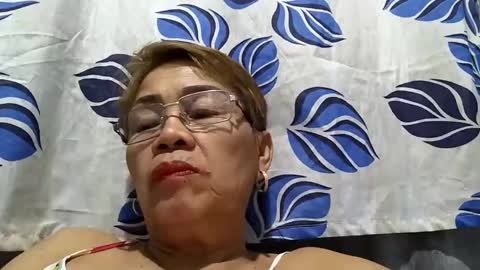 Snapshot of lolamommie chatting on March 11, 9:48 pm tey online show from March 11, 9:48 pm