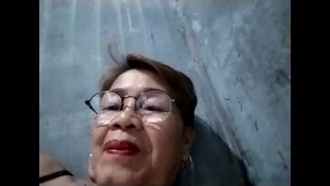 Snapshot of lolamommie chatting on September 10, 3:56 pm tey online show from September 10, 3:56 pm