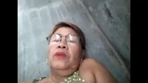 Snapshot of lolamommie chatting on September 13, 5:07 am tey online show from September 13, 5:07 am