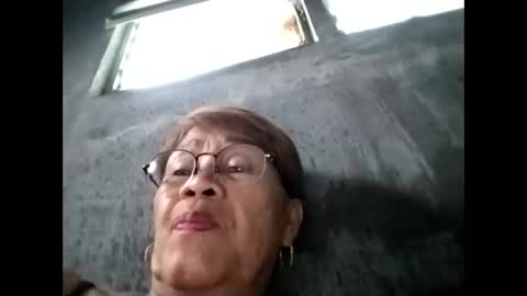 Snapshot of lolamommie chatting on September 16, 11:28 pm tey online show from September 16, 11:28 pm